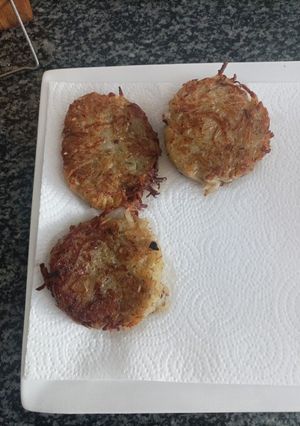 Una foto de Patacón de patata y calabacín frito