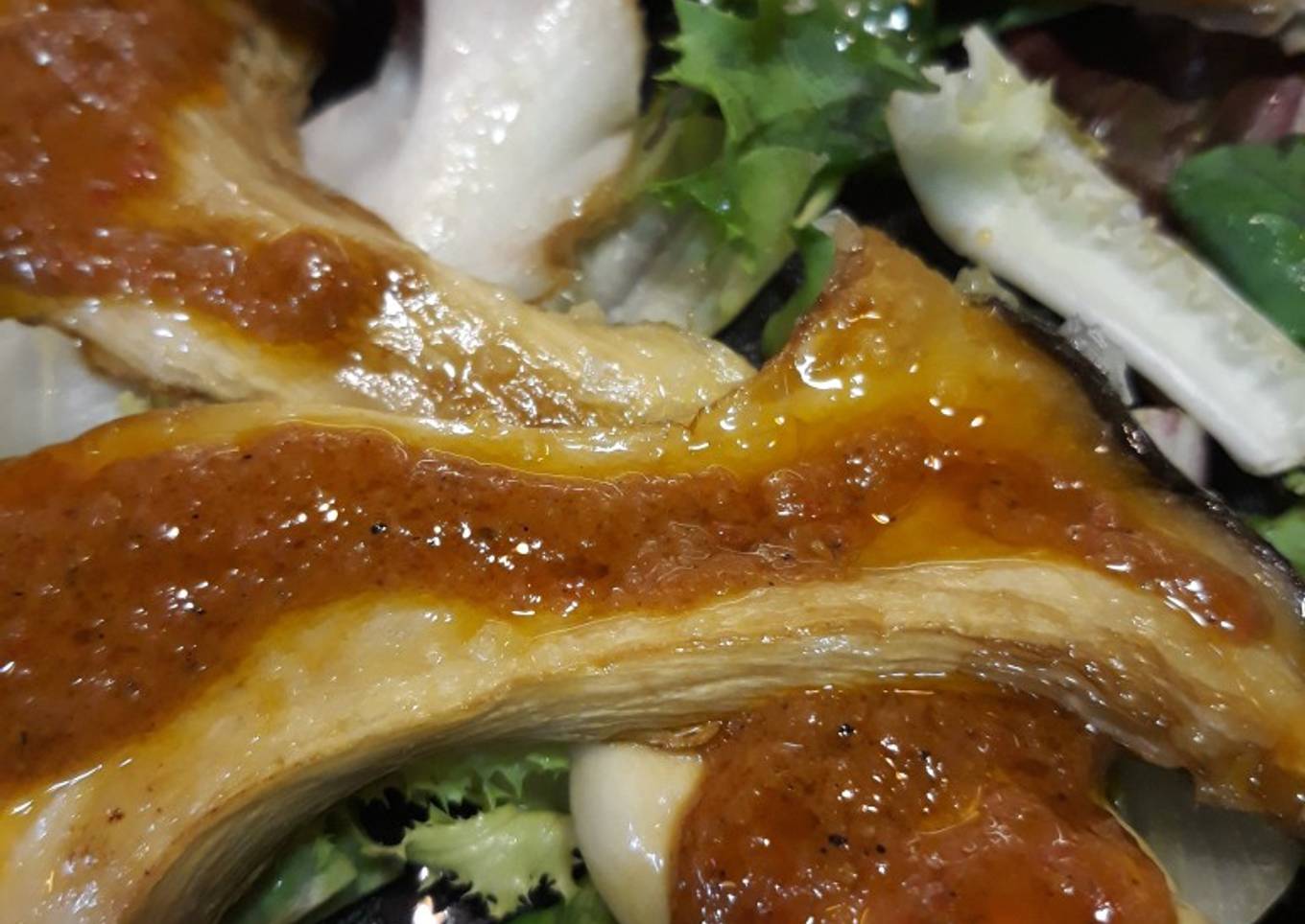 Setas a la plancha con mojo rojo