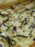Tarta de yogur griego, feta y calabacín