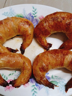 Hình của món Bánh croissant làm từ bánh tráng.
