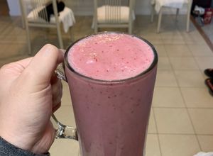 Hình của món Sinh tố dâu chuối (strawberry and banana smoothie) / Healthy.