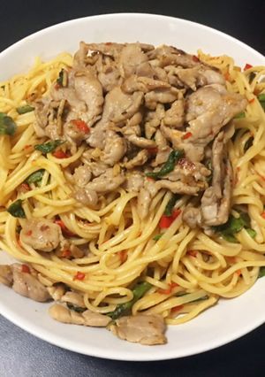 รูปของ สปาเก็ตตี้กะเพราหมูนุ่ม🍝🐷