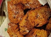Una foto di biscotti con farina integrale