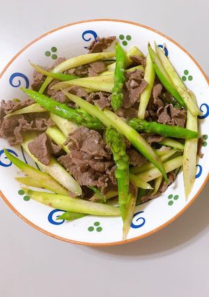 Hình của món Thịt bò xào măng tây.