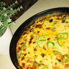 A picture of Peri peri pizza.