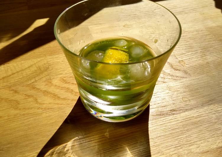 Uji matcha whisky cocktail