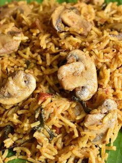 காளான் பிரியாணி(mushroom biryani recipe in tamil) செய்முறை முக்கிய புகைப்படம்