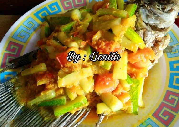 Bumbu Membuat Gurame Siram Acar Kuning Lezat