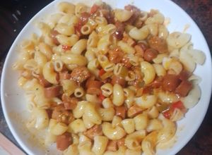 Una foto de Pasta con salsa gustosa