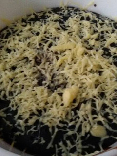 A picture of 2 ingredient oreo cake.