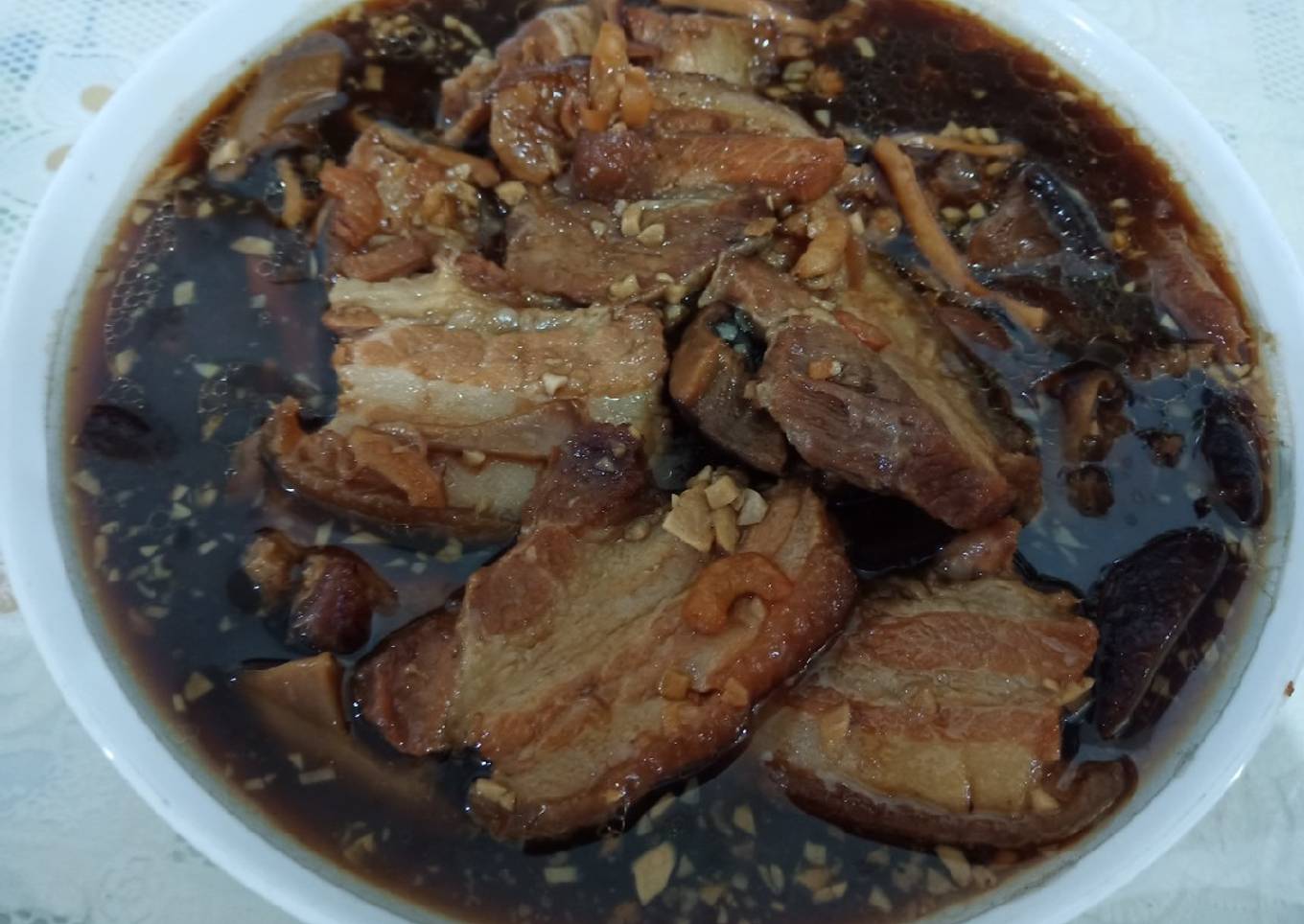 Babi hong / hong ba / kew nyuk