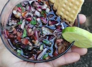 Una foto de Cóctel de conchas... 🇸🇻