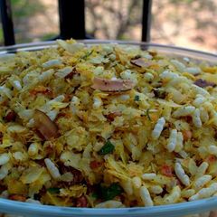 A picture of Patal Pohyancha Chivda (Maharashtrian Chivda).
