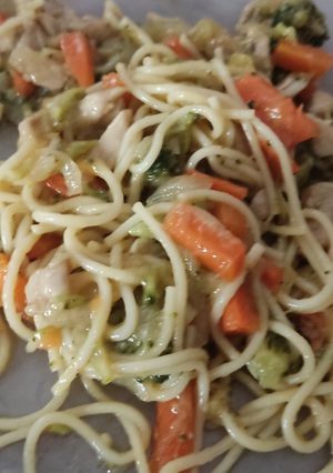 Una foto de Espaguetis con Verduras