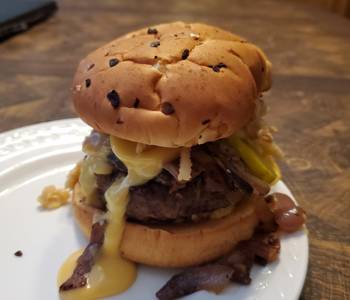 Easy Fast Cooking Brads bacon garlic pub burger Yummy