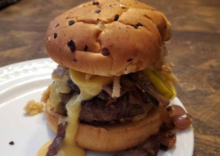 Brad's bacon garlic pub burger Brad's bacon garlic pub burger