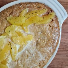 A picture of Vanilla cake pudding.