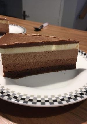 Une photo de Entremet au 3 chocolats
