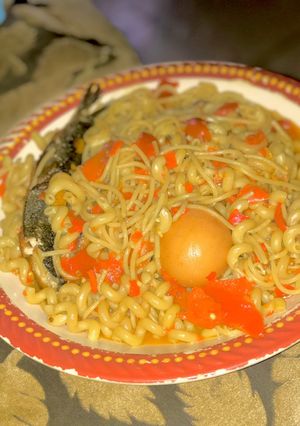 A picture of Macaroni el spaghetti.
