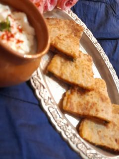 सूजी के पराठे (sooji ke parathe recipe in Hindi) रेसिपी मुख्य फोटो