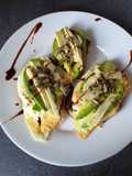 Tartines à l'avocat et aux œufs au plat