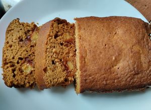 Una foto de Torta de plátano macho maduro, avena y bocadillo de guayaba