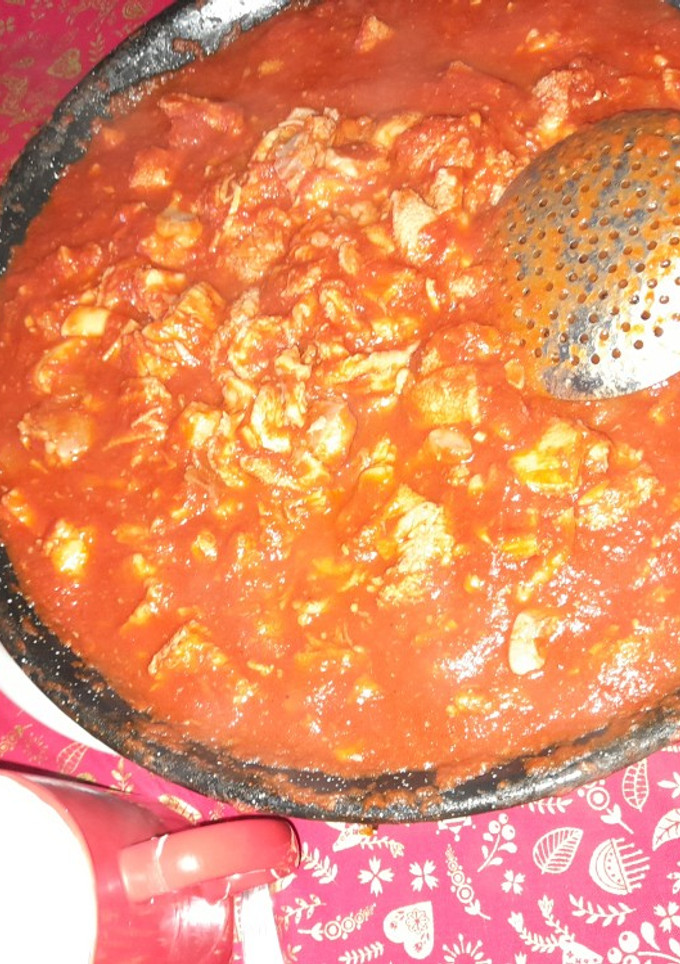 Una foto de Callos a mi estilo con tomate