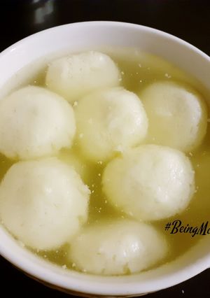 A picture of Rasgullas.