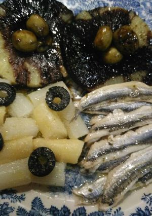 Foto principal de Piña con aceitunas rellenas
