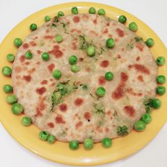 A picture of Green peas paratha.