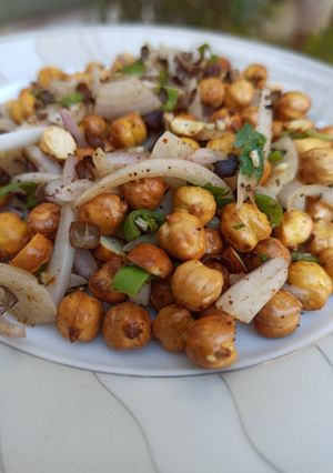 A picture of Roasted Chana Chaat.