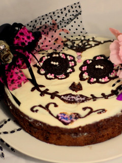 Una foto de Tarta "Catrina, reina de los muertos" de chocolate y Oreos