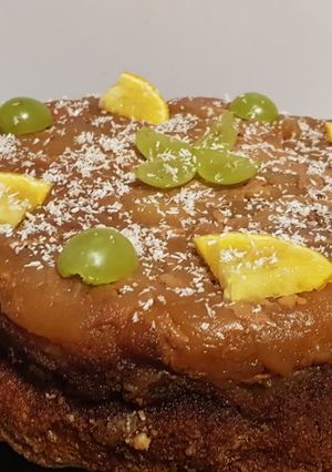 O poză a rețetei Tort cu mere și cremă de zahăr ars.