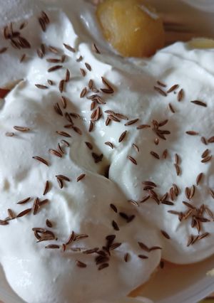 Görög joghurtos-köményes főtt krumpli (vegetáriánus) recept fotója