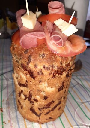 Una foto de Pan salado en lata de durazno