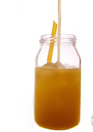 A picture of Mango and ginger iced tea.