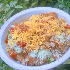 A picture of Samosa Chaat.