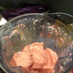A picture of Strawberry yoghurt slushee.