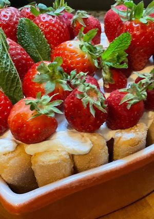 Une photo de 🍒Charlotte Aux 🍓 Fraises Fête les Mamans 🪭🎁