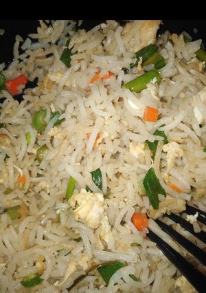 A picture of Chicken fried rice... (restaurant style).