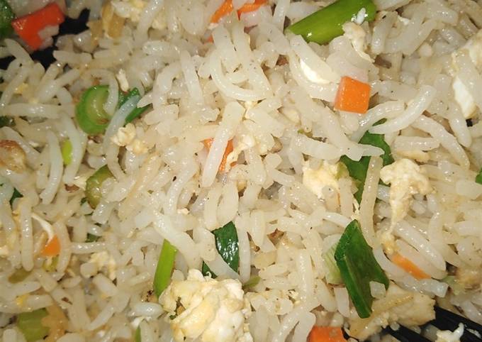 Chicken fried rice... (restaurant style) Recipe by Fatima Mustafa - Cookpad