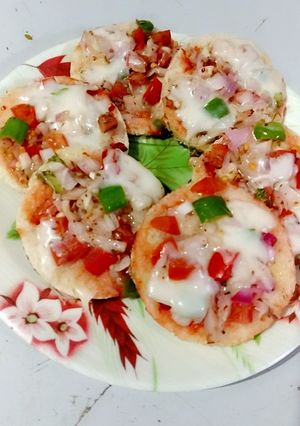 A picture of Bread pizza(without oven).