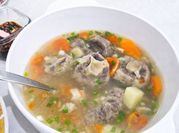Gambar sop buntut sapi bening