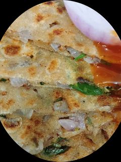 प्याज़ पराठे (pyaz paratha recipe in Hindi) रेसिपी मुख्य फोटो