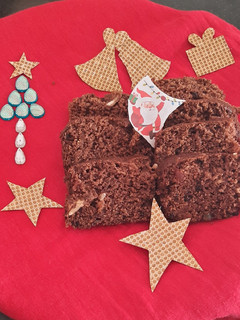 A picture of Christmas plum cake.