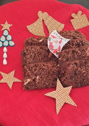 A picture of Christmas plum cake.