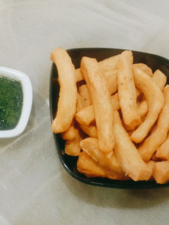 खस्ता नमकीन मठरी(Namkeen Mathri recipe in Hindi) रेसिपी मुख्य फोटो