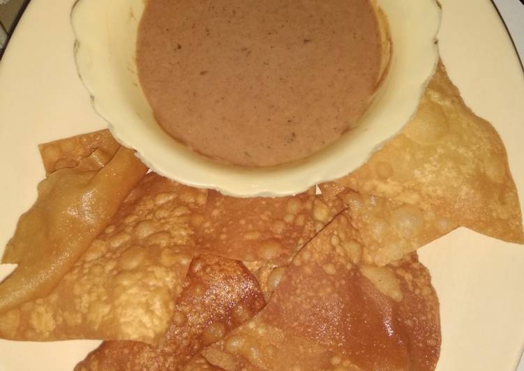 Recipe of Any-night-of-the-week Manda crisps with a yoghurt chocolate dip