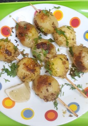 A picture of Farali Grilled Potatoes with Sesame seeds.