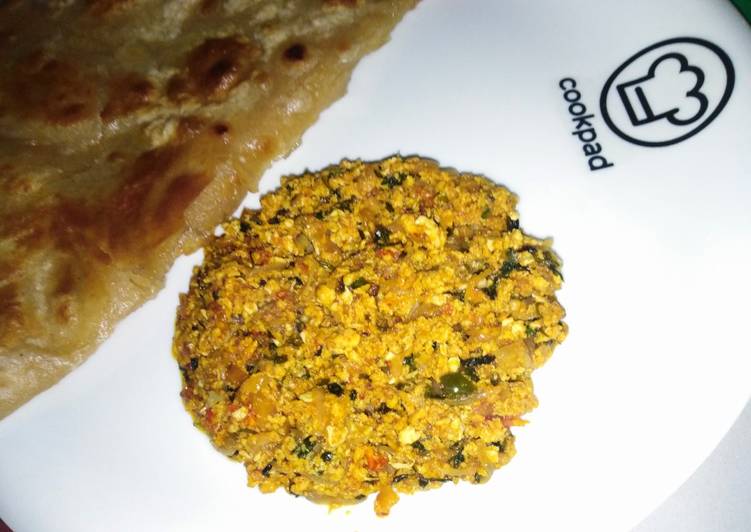Khageena (Spicy scrambled eggs) Khageena (Spicy scrambled eggs)